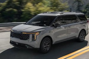2025 Kia Carnival Hybrid in Pickering, ON