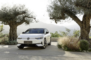 Meet the Volkswagen ID.7: Redefining Luxury and Performance in Electric Sedans
