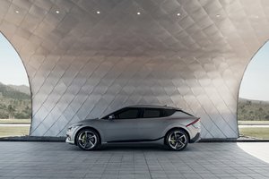 2022 Kia EV6 Is The Future Of Kia, So The Future Is Looking Pretty Amazing