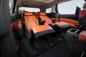 2022 Kia Carnival: What Is VIP Lounge Seating?