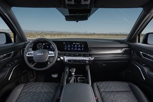 The 2023 Kia Telluride Inherits Kia's Curved, Seamless, 12.3-Inch Screen