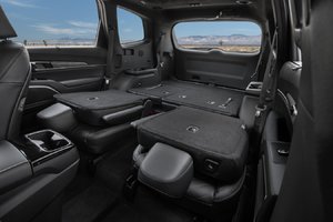 The 2023 Kia Telluride Inherits Kia's Curved, Seamless, 12.3-Inch Screen