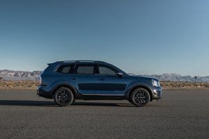 The 2023 Kia Telluride Inherits Kia's Curved, Seamless, 12.3-Inch Screen