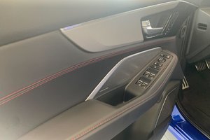 2025 Acura MDX In Acura Pickering Showroom Door Controls