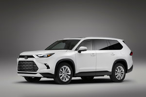 This is the new 2024 Toyota Grand Highlander