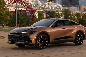 Elevating the Luxury Sedan: 5 Standout Features of the 2024 Toyota Crown