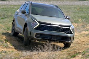 Highlighting the Spaciousness of the 2024 Kia Sportage