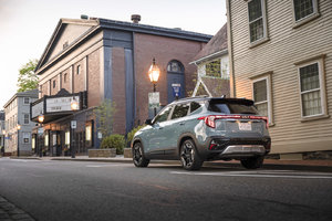 Analyzing the 2024 Kia Seltos and the 2024 Kia Forte: A Comparative Review