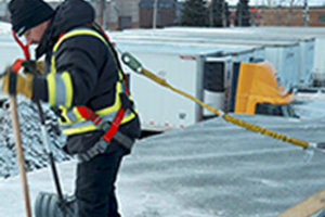How to Clear Snow on a Trailer Roof