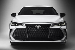 Toyota Introduces the New 2019 Toyota Avalon in Detroit