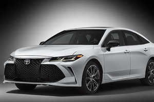 Toyota Introduces the New 2019 Toyota Avalon in Detroit