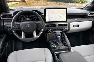 L'aventure est inarrêtable : Le Toyota Tacoma hybride 2024 multiplie les prouesses hors route électrifiées