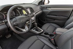 La Hyundai Elantra 2020 : une voiture compacte d'une fiabilité redoutable