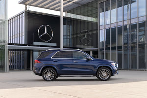 Le Mercedes-Benz GLE 450e 4MATIC 2024 : un pas en avant pour les VUS hybrides rechargeables de luxe