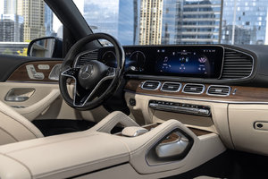 The 2024 Mercedes-Benz GLE 450e 4MATIC: A Step Forward in Luxury Plug-In Hybrid SUVs