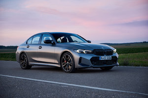 https://img.sm360.ca/ir/w300h200c/images/article/groupe-grenier/116702//p90479583_highres_the-new-bmw-m340i-xd1689280478158.jpg
