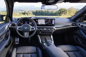 Coup d’oeil sur la BMW i4 2024 entièrement électrique