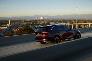 5 raisons de choisir le Mazda CX-90 PHEV 2024