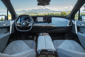 BMW remporte le Prix de la Meilleure Innovation Verte AJAC 2024 pour ses véhicules électriques