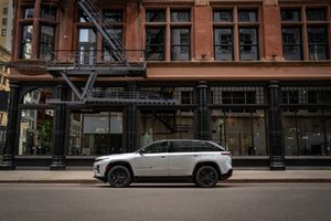 La Jeep Wagoneer S fait ses débuts : Le VUS électrique promet puissance, autonomie et luxe