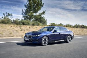 Un aperçu de la nouvelle BMW i5 xDrive40 2025