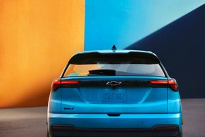 Chevrolet ramène la Bolt EV avec une autonomie estimée à 410 km et un prix de départ de 39 999 $