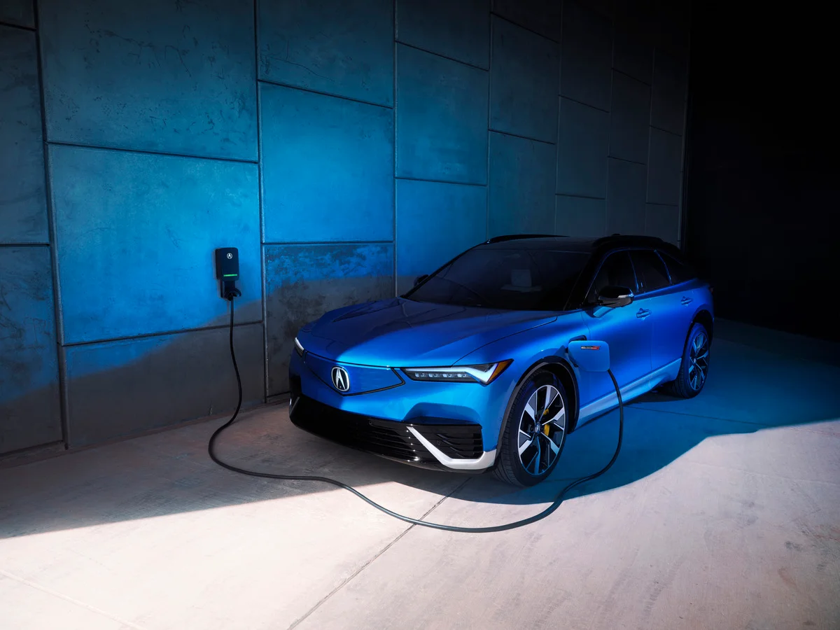 Acura ZDX vs Kia EV-9 : Qui règnera sur le royaume des VUS électriques ?