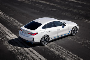 Venez découvrir les nouveaux BMW iX et BMW i4 100% électrique en novembre chez Grenier BMW!