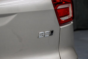 2023 Volvo XC40 CORE BRIGHT DUSK METALLIC - Pictures
