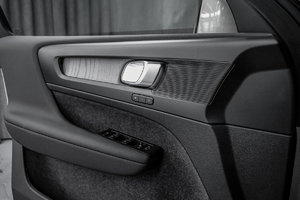 2023 Volvo XC40 CORE BRIGHT DUSK METALLIC - Pictures