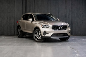 2023 Volvo XC40 CORE BRIGHT DUSK METALLIC - Pictures