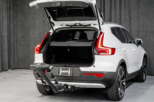 Volvo XC40 2023 PLUS BRIGHT CRYSTAL WHITE - Photos