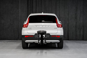 Volvo XC40 2023 PLUS BRIGHT CRYSTAL WHITE - Photos