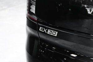 2025 Volvo EX30 - Onyx Black - Pictures