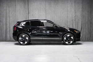 2025 Volvo EX30 - Onyx Black - Pictures