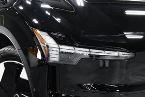 2025 Volvo EX30 - Onyx Black - Pictures