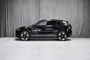 2025 Volvo EX30 - Onyx Black - Pictures