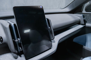 2025 Volvo EX30 - Onyx Black - Pictures