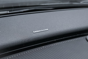 2025 Volvo EX30 - Onyx Black - Pictures