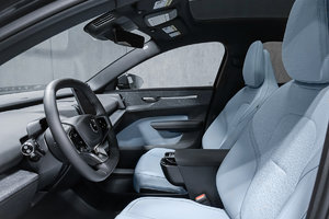 2025 Volvo EX30 - Onyx Black - Pictures