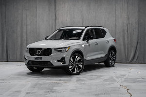 Volvo XC40 2025 GRIS VAPEUR MÉTALLISÉ - Photos