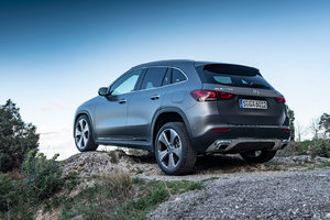 Comparaison entre le Mercedes-Benz GLA 2023 et l'Audi Q3 2023