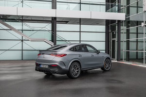 2024 Mercedes-Benz GLC vs. Genesis GV70 : Comparaison de deux VUS de luxe