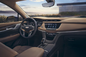 Découvrez le Cadillac XT5 2024 et comment il se distingue du BMW X3 2024
