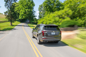 Cadillac XT6 2024 vs Lexus RX 2024 : si l'espace est important pour vous, achetez la Cadillac