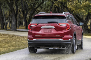 Comparaison entre le GMC Terrain et le Chevrolet Equinox 2024