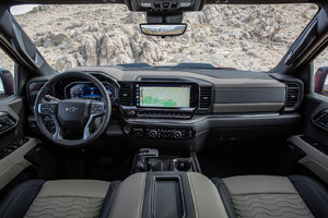 Comment choisir le bon moteur pour le remorquage avec le Chevrolet Silverado 2024