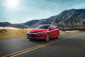Honda Civic 2019 vs Chevrolet Cruze 2019 à Chicoutimi