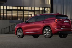JEEP CHEROKEE 2019 VS GMC TERRAIN 2019 À CHICOUTIMI