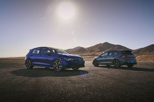 2022 Volkswagen Golf GTI Priced at $31,495, Golf R at $44,995